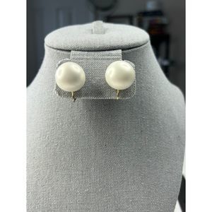 Vintage Marvella Large Pearl Clip On Gold Tone Earrings